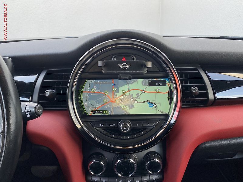 Mini Cooper S (2016) 2.0i, AT, LED - fotka 12 z 17