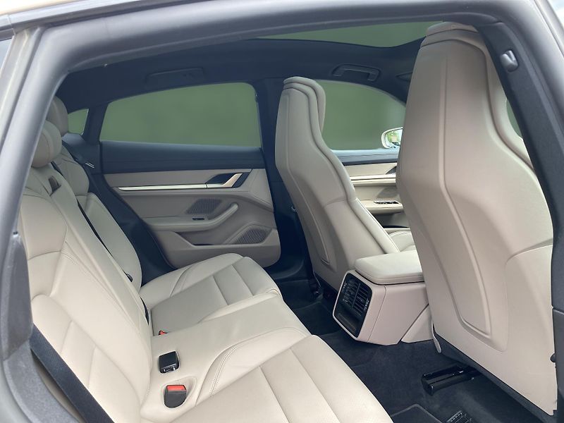 Porsche Taycan Taycan 4S - fotka 18 z 25
