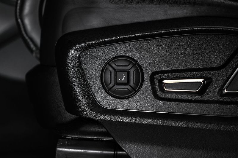 Audi SQ8 competition+, karbon, panorama - fotka 25 z 34