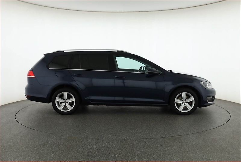 Volkswagen Golf (2016) Comfortline 1.6 TDI, Tempomat - fotka 6 z 16