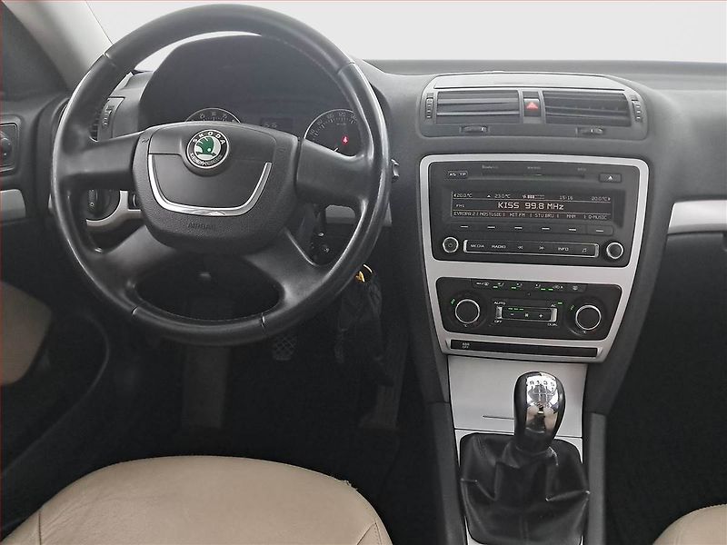 Škoda Octavia (2010) 1.6 TDI, dobrý stav - fotka 7 z 15