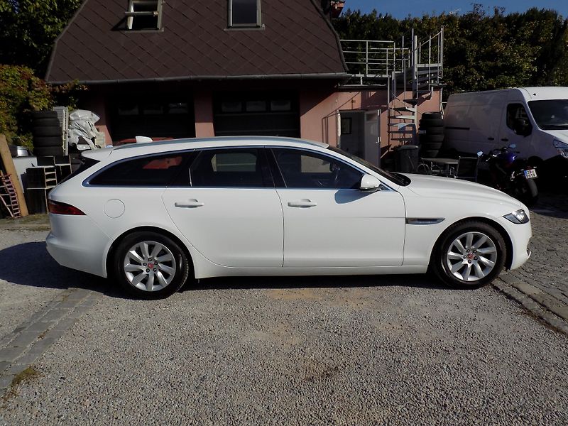 Jaguar XF 20D 132 KW  - fotka 7 z 36