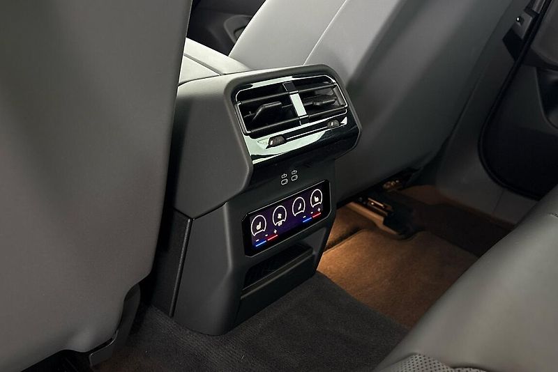 BMW Řada 5 540d xDrive Sedan - fotka 18 z 18