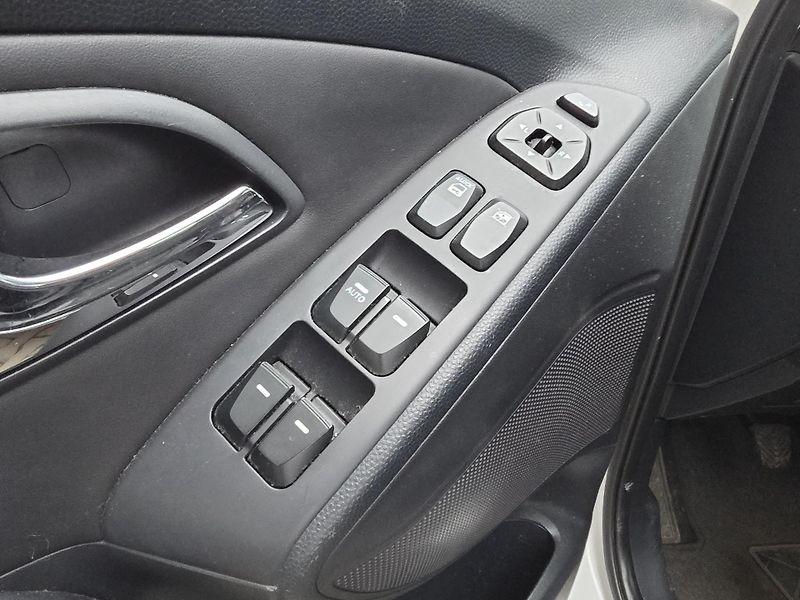 Hyundai ix35 1.6-NAVI-TAŽNÉ-TEMPOMAT - fotka 11 z 12