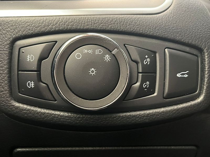 Ford Galaxy (2023) 2.5 HEV Titanium 7míst - fotka 12 z 69