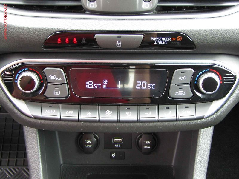 Hyundai i30 (2023) 1.0 T-GDi, 2.maj,ČR, Smart - fotka 15 z 22