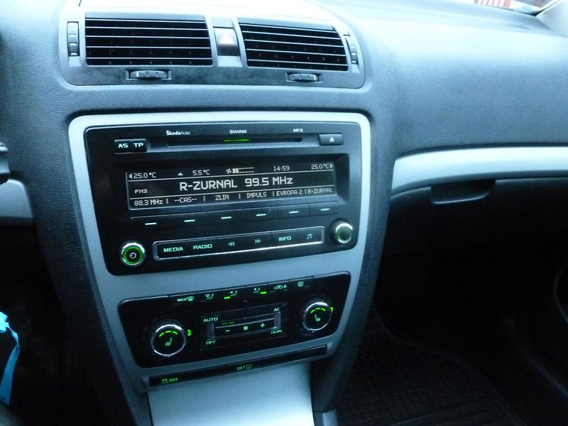 Škoda Octavia 1.4TSI TAŽNÉ,DIGI KLIMA - fotka 17 z 22
