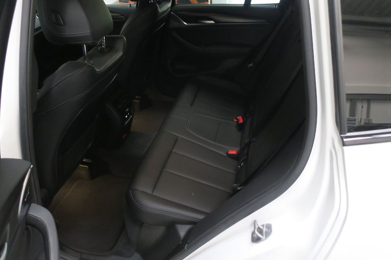 BMW X3 (2022) M Sport xDrive 20d, Nez. top. - fotka 40 z 48
