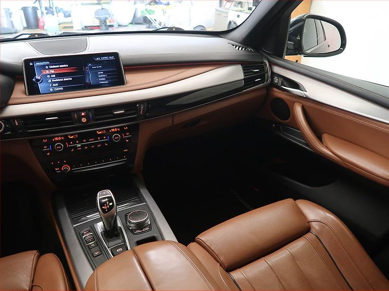 BMW X5 (2017) xDrive40d - fotka 8 z 21