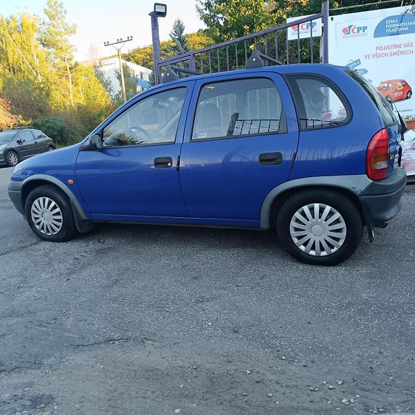 Opel Corsa 1.0-12V/40kW - fotka 4 z 20