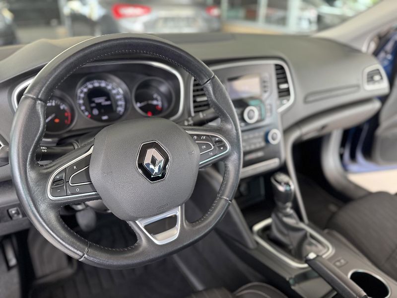 Renault Mégane 1,3 TCe*KeyLess*PDC*1.Maj*ČR - fotka 10 z 29