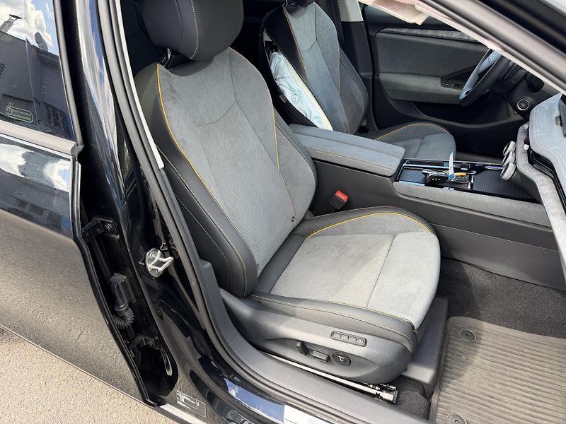 Škoda Superb Kombi 1,5i hybrid auto. závěs - fotka 17 z 19