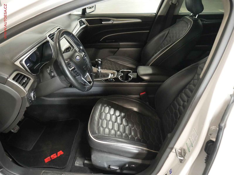 Ford Mondeo (2016) 2.0 TDCi, LED, navi, kůže - fotka 9 z 22