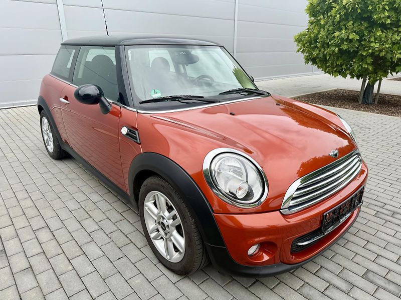 Mini Cooper (2012) 1.6 90kW FACELIFT!!! - fotka 1 z 19