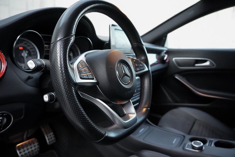 Mercedes-Benz CLA 250 160kW AMG - fotka 26 z 31