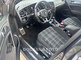 Volkswagen Golf (2017) 2.0 TDi, navi, LED, autoAC - náhled 2