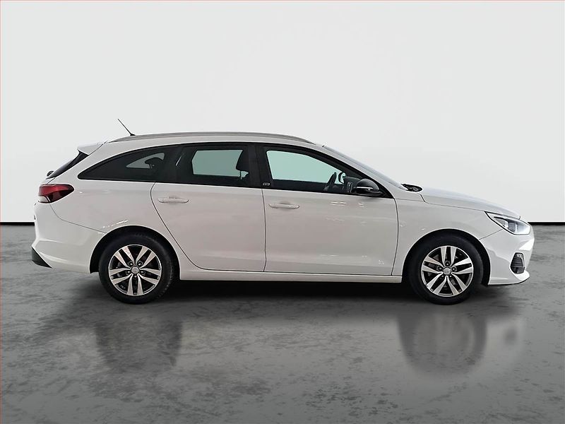 Hyundai i30 (2018) 1.4 T-GDI, ČR,1.maj - fotka 6 z 16