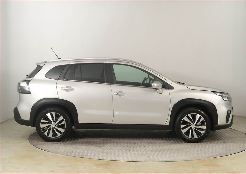 Suzuki SX4 S-Cross (2022) Elegance 1.4 BoosterJet - fotka 6 z 24