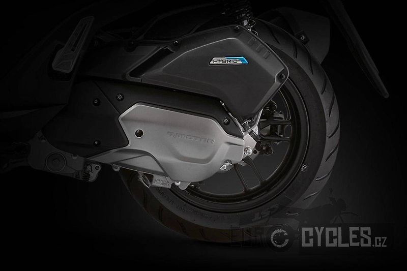 QJ Motor (2026) MTX 125 Hybrid + top box - fotka 23 z 25