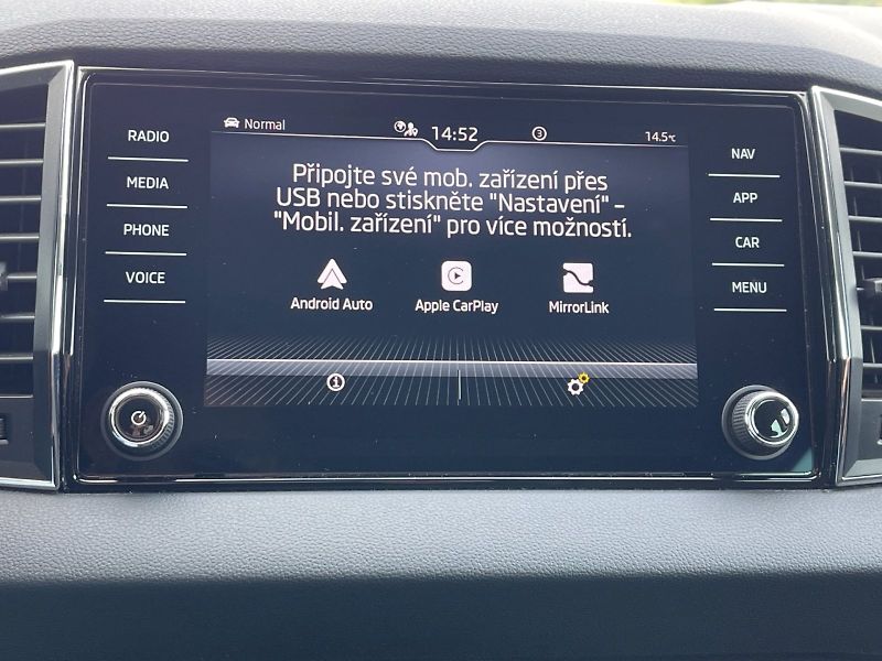 Škoda Karoq (2023) 1.5 TSI 110kW DSG Style Plus - fotka 18 z 32