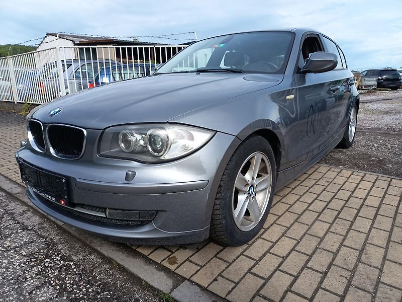 BMW Řada 1 (2010) 2.0i 105kw - fotka 11 z 46