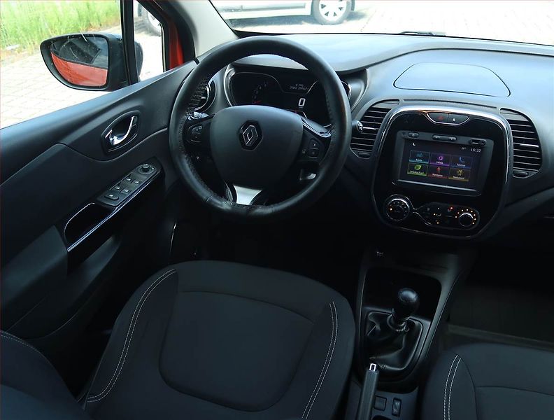 Renault Captur (2016) Limited 1.2 TCe, Serv.kniha - fotka 7 z 17