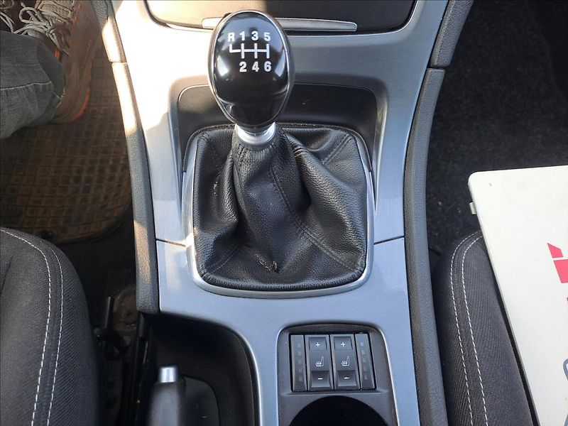 Ford Mondeo 2,0 TDCI - fotka 14 z 15