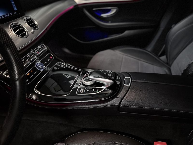 Mercedes-Benz Třídy E (2018) 220D,TOP ,TZ, adaptivní tempo - fotka 24 z 34