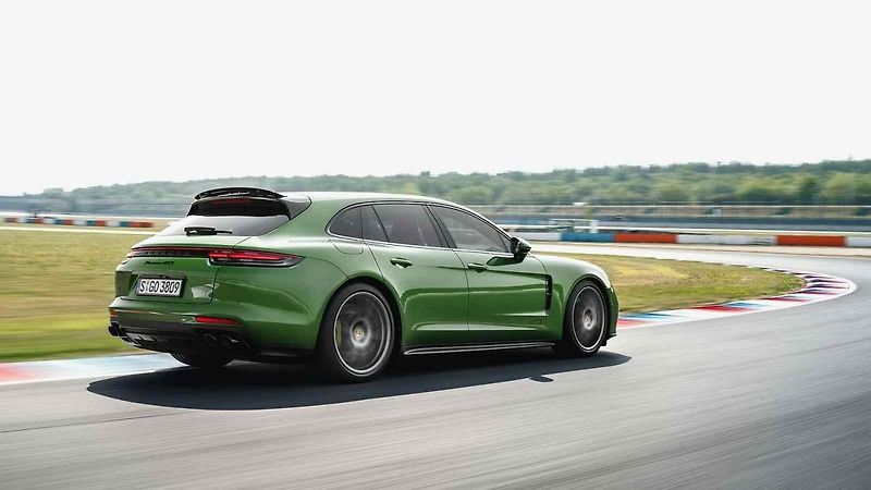 Porsche Panamera GTS a GTS Sport Turismo