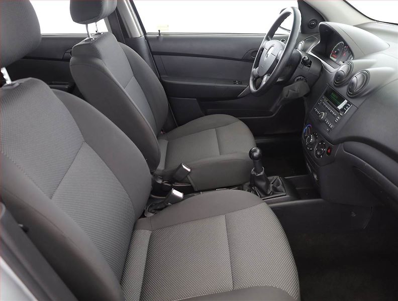 Chevrolet Aveo (2010) 1.2 i 16V, Serv.kniha, Klima - fotka 7 z 11