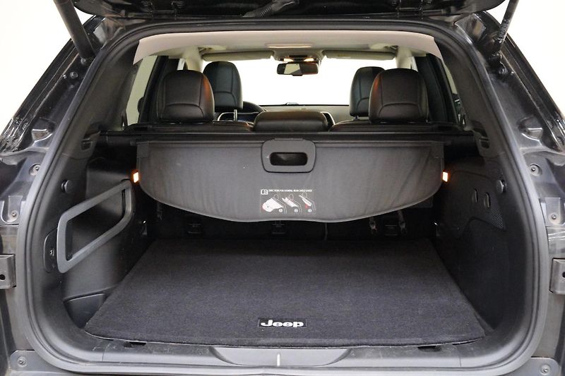 Jeep Cherokee - fotka 38 z 39