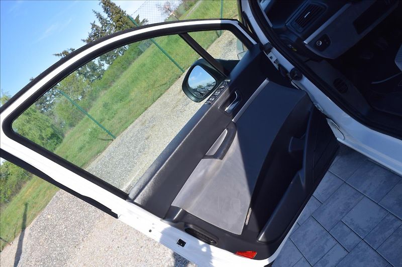 Peugeot 807 2,0 HDI 100KW 7MÍST PO STK - fotka 27 z 46