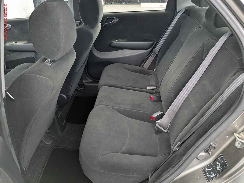 Honda City (2008) 1.4 i, ČR, AC - fotka 10 z 14