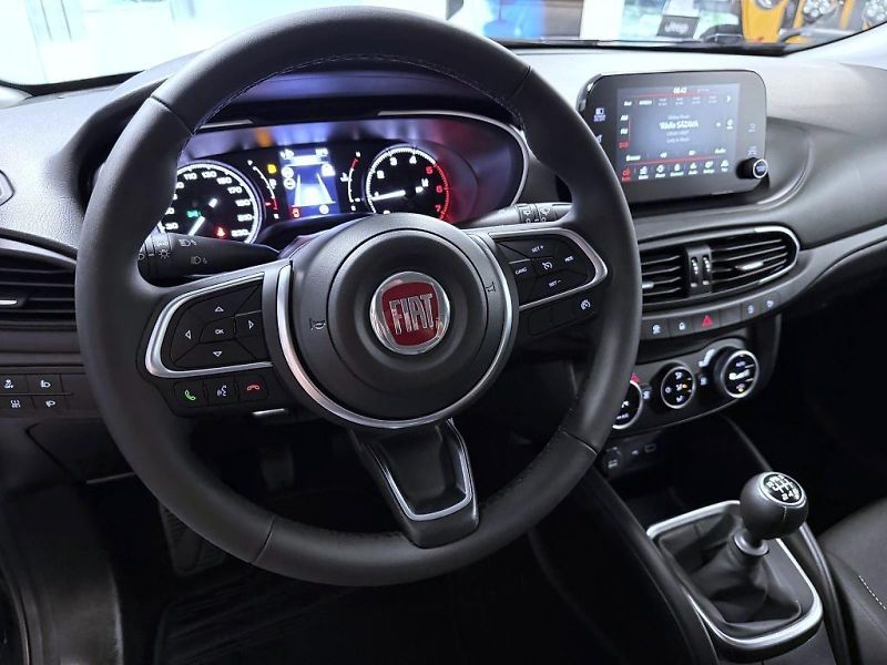 Fiat Tipo (2024) SW 1.6 MultiJet 130k MT6 Urban - fotka 15 z 18