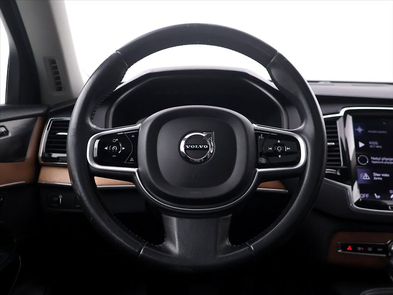 Volvo XC90 2,0 D5 173kW Inscription 4x4 D - fotka 24 z 43