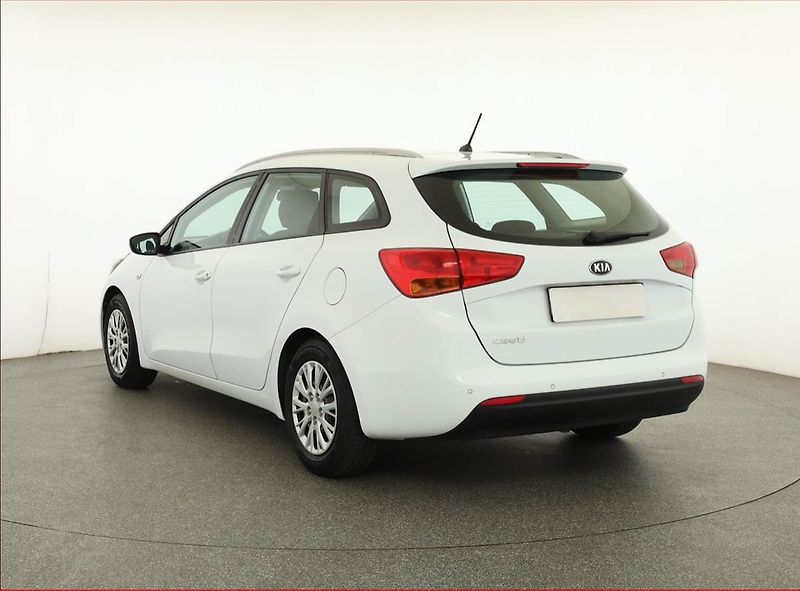 Kia Ceed (2017) 1.4 CVVT, Serv.kniha, Tempomat - fotka 4 z 17