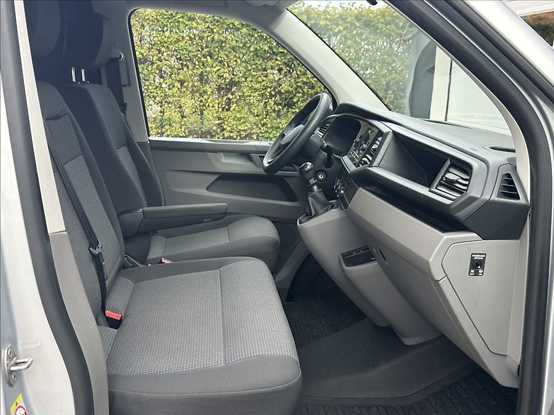 Volkswagen Transporter 2,0 TDI 150PS  L1H1 Van - fotka 14 z 57