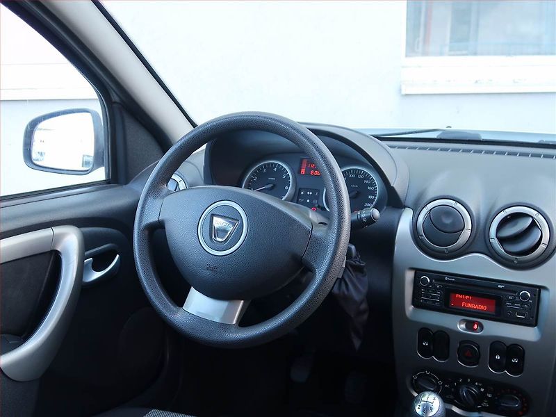 Dacia Duster (2013) 1.6 16V - fotka 7 z 15