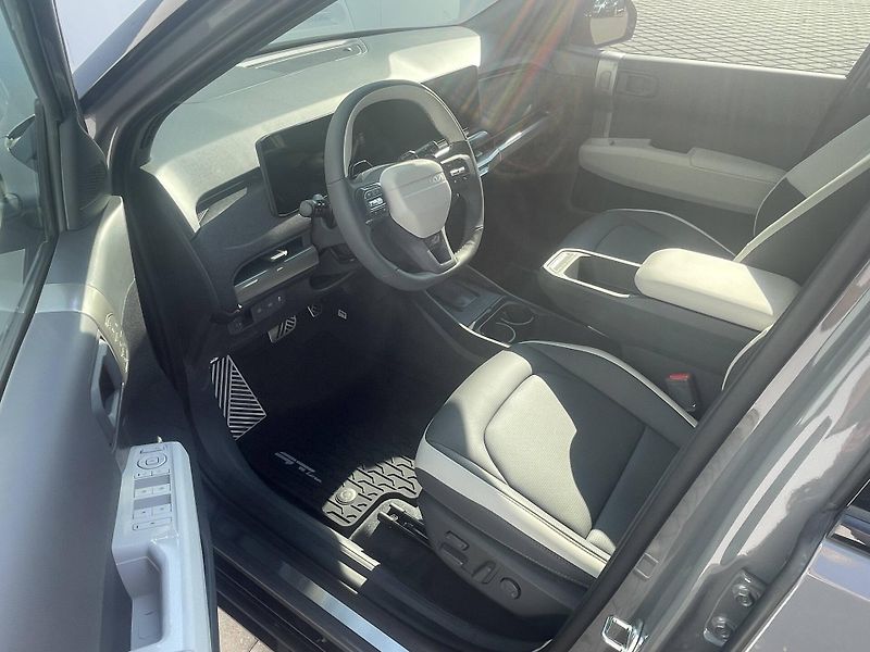 Kia EV3 (2026) GT-LINE  81,4 KWH - fotka 5 z 6
