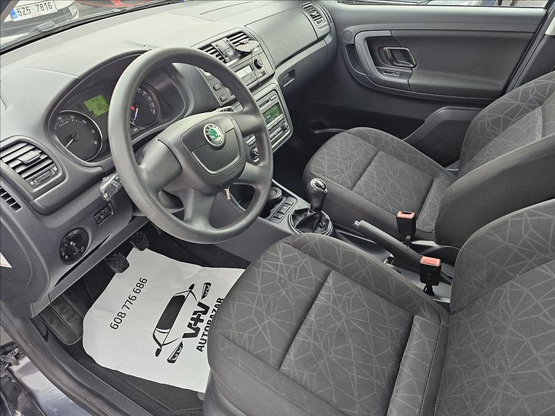 Škoda Fabia II 1,2TSi 63KW Ambiente - fotka 12 z 43