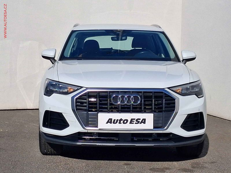 Audi Q3 (2020) 2.0 TDi Quattro, AT, LED, TZ - fotka 2 z 22