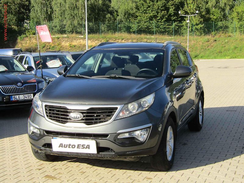 Kia Sportage (2011) 1.7CRDi, ČR, AC, park.asist - fotka 3 z 12