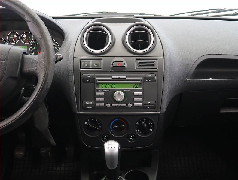 Ford Fiesta (2007) 1.3 i, nová STK, Klima - fotka 12 z 15