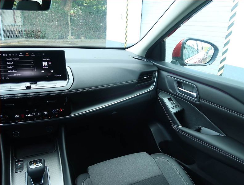 Nissan Qashqai (2025) N-Connecta 1.3 DIG-T MHEV - fotka 8 z 22
