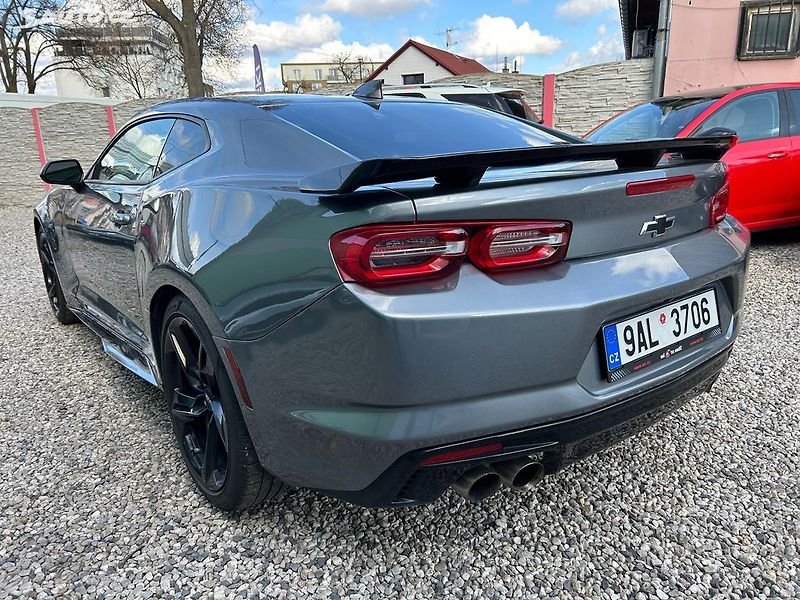 Chevrolet Camaro (2021) 6.2 V8 - fotka 8 z 28