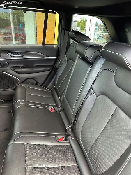 Jeep Grand Cherokee (2025) Limited 2.0 Turbo 4xe PHEV - fotka 8 z 10