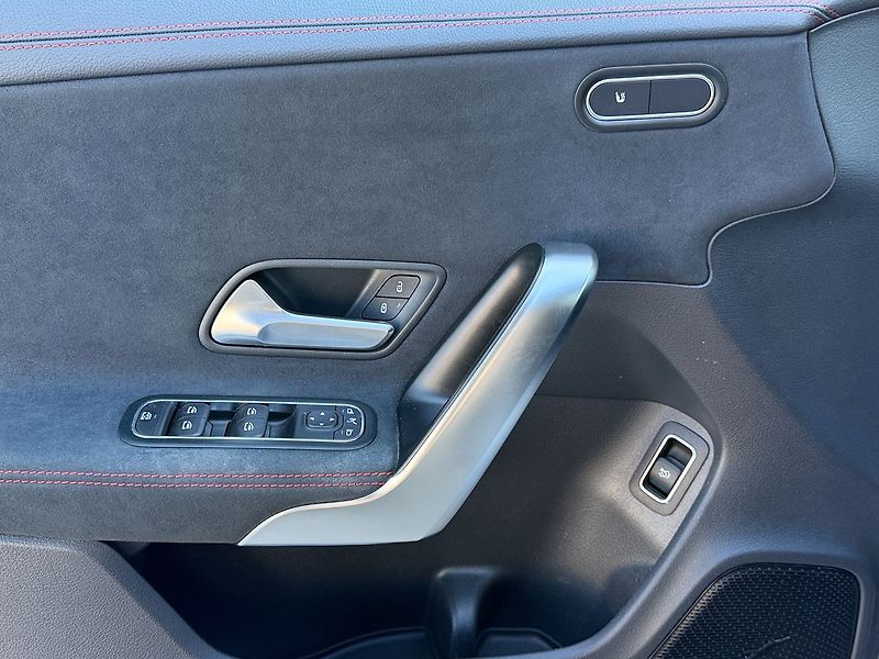 Mercedes-Benz CLA 200 d AMG Style Edition - fotka 24 z 30