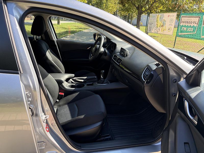 Mazda 3 1.5 Prime-Line - fotka 22 z 29