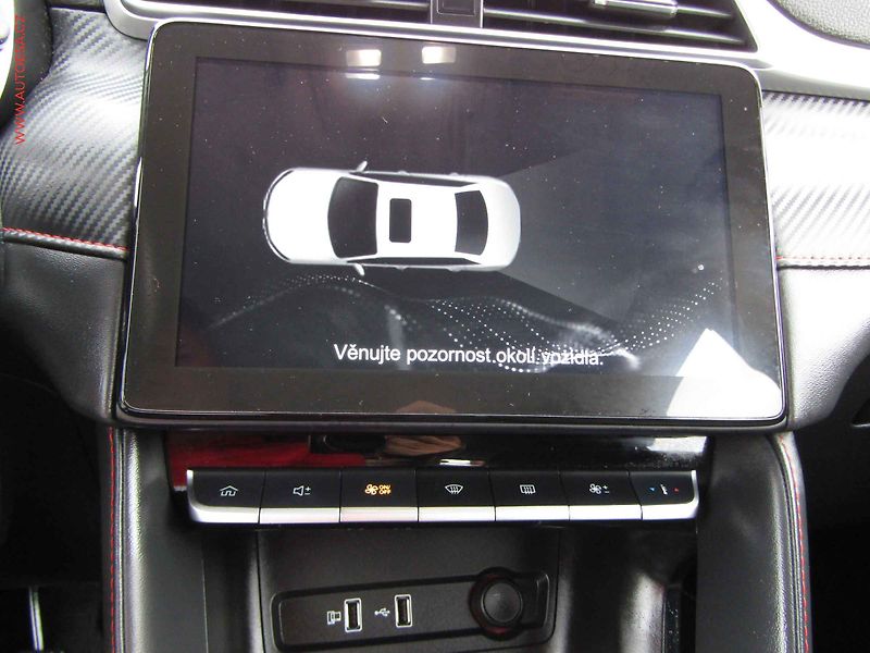 MG ZS (2022) 1.5 DVVT, ČR, AC, TZ, park - fotka 15 z 20