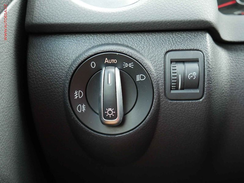Volkswagen Tiguan (2012) 1.4 TSi, xenon, autoAC - fotka 17 z 18